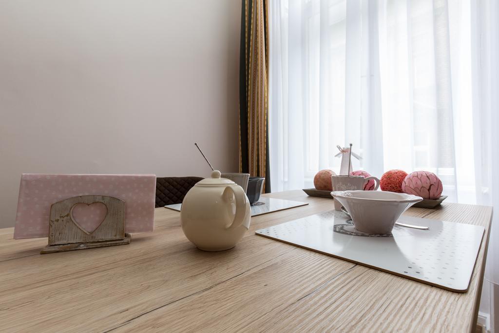 Bpm: Dob70 Classic Apartment In Downtown Budapest Bilik gambar