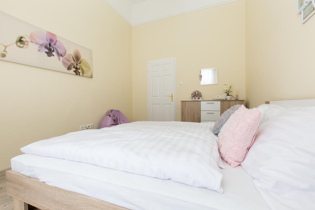 Bpm: Dob70 Classic Apartment In Downtown Budapest Bilik gambar