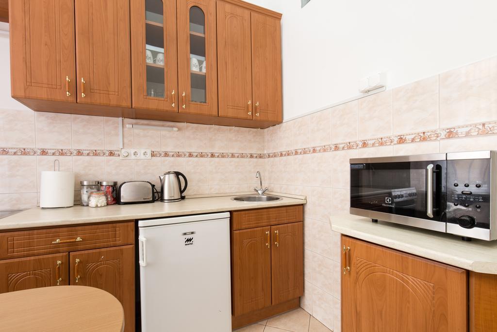 Bpm: Dob70 Classic Apartment In Downtown Budapest Bilik gambar
